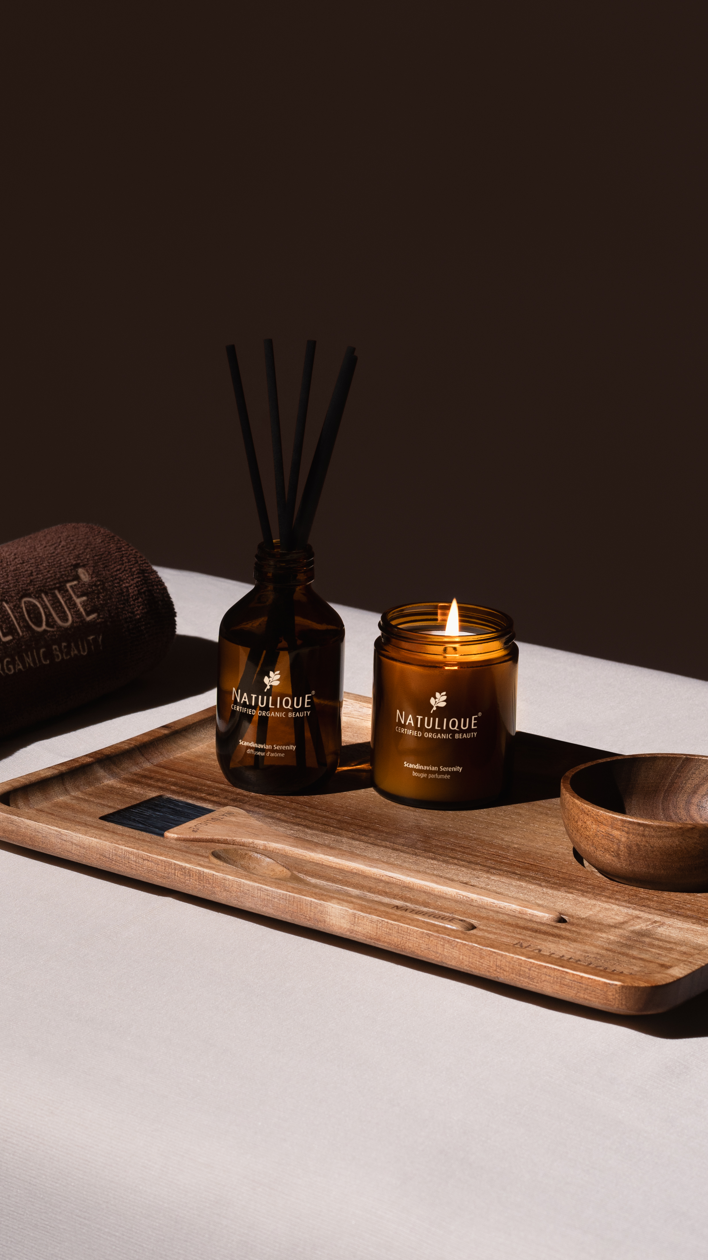 Natulique aromatherapy candle and diffuser